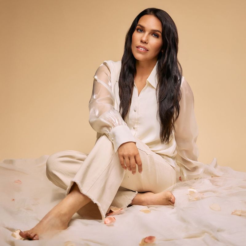 681d17da3028c2298007a98b Back To Praise Ep@2000 P 800